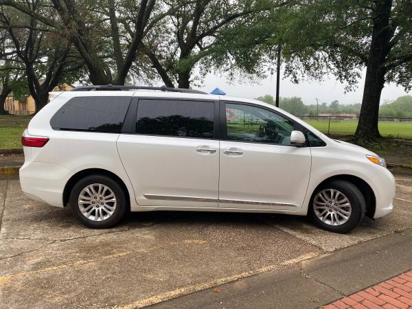 2017 Toyota Sienna XLE - - by dealer - vehicle for sale in Gladewater, TX – photo 2