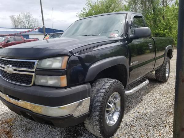 06 Chevy Silverado 4x4 2500 - - by dealer - vehicle for sale in Parkersburg , WV – photo 3