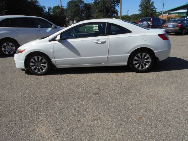 09 Honda Civic EX w/ Navigation and moonroof. Excellent condition. for sale in Kalamazoo, MI – photo 7