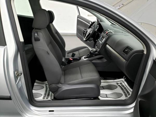 2009 Volkswagen Rabbit 2dr HB Auto S - - by for sale in WAUKEGAN, IL – photo 9