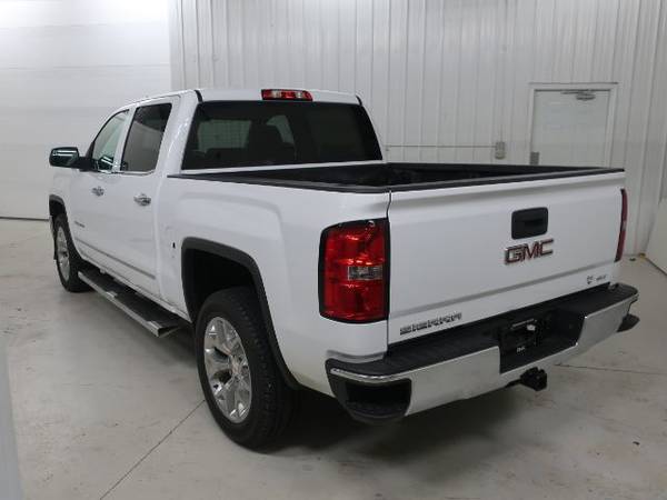2015 GMC Sierra 1500 SLT Crew Cab 4WD Loaded 85,000 Miles Clean for sale in Caledonia, IL – photo 3