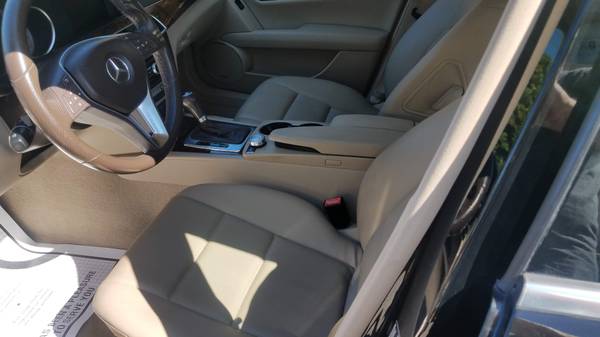2012 Mercedes Benz 300 C 4 Matic for sale in West Warwick, CT – photo 10