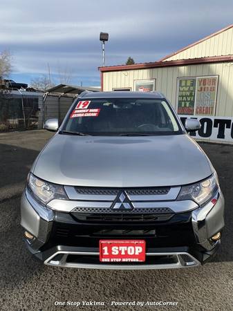 2019 Mitsubishi Outlander SEL AWD - cars & trucks - by dealer -... for sale in Yakima, WA – photo 2