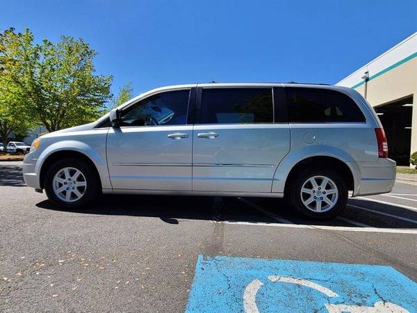 2010 Chrysler Town Country Touring Edition Minivan/7-passenger for sale in Portland, WA – photo 3