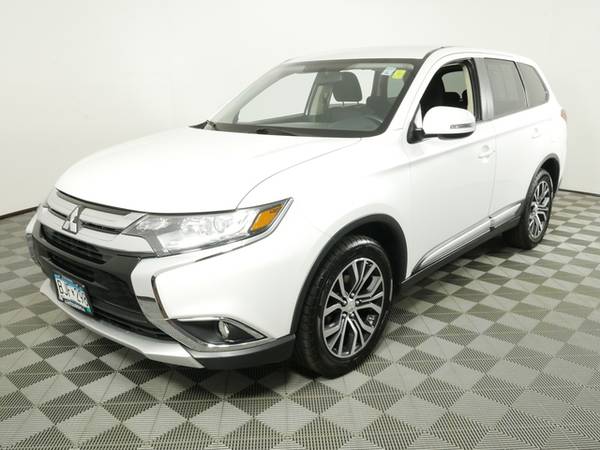 2017 Mitsubishi Outlander - cars & trucks - by dealer - vehicle... for sale in Inver Grove Heights, MN – photo 2
