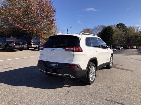 2017 Jeep Cherokee Bright White Clearcoat *SAVE $$$* - cars & trucks... for sale in Anderson, SC – photo 9