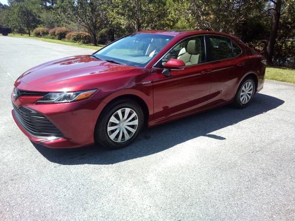 2018 Toyota Camry Hybrid - cars & trucks - by owner - vehicle... for sale in Bluffton, GA – photo 2