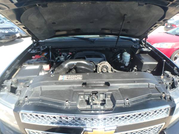 2008 Chevrolet Suburban LTZ Black for sale in URBANDALE, IA – photo 8
