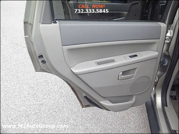 2006 Jeep Grand Cherokee Laredo 4dr SUV 4WD w/Front Side Airbags for sale in East Brunswick, NJ – photo 17