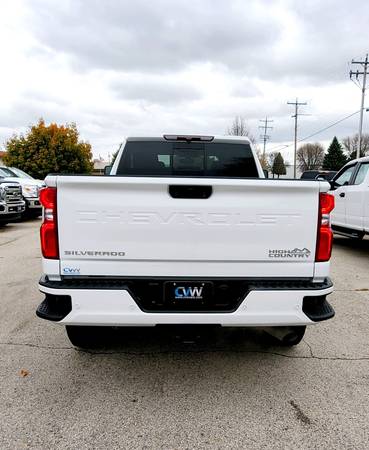 2020 Chevy Silverado 2500HD High Country 4x4 Crew w/ 19k Miles -... for sale in Green Bay, WI – photo 5