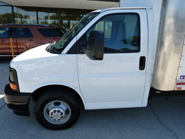 2017 *Chevrolet* *Express Commercial Cutaway* *3500 Van for sale in New Smyrna Beach, FL – photo 3