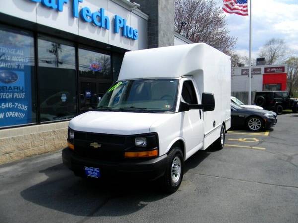2015 Chevrolet Express G3500 6 0L V8 POWERED VAN WITH 10 ft BODY for sale in Plaistow, MA – photo 4