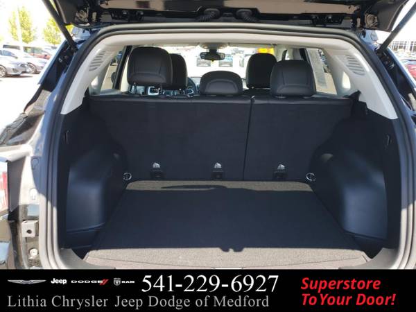 2018 Jeep Compass Latitude FWD - - by dealer - vehicle for sale in Medford, OR – photo 13
