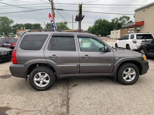 2005 Mazda Tribute S 4WD. WARRANTY!! Leather!! Sunroof!! Power Seats!! for sale in Cleveland, OH – photo 6