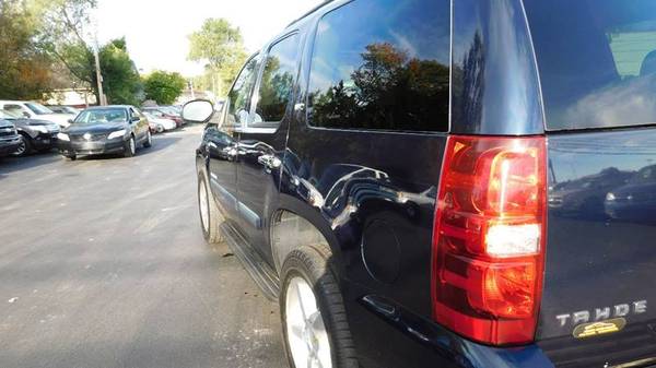 2008 Chevrolet Tahoe LTZ 4x4 4dr SUV w Leather Sunroof NAVIGATION! for sale in Hudson, NY – photo 20