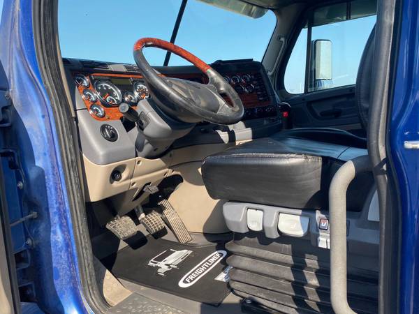 2016 Freightliner Cascadia Midroof Single Bunk/ Detroit DD13 - cars... for sale in Zion, IL – photo 18