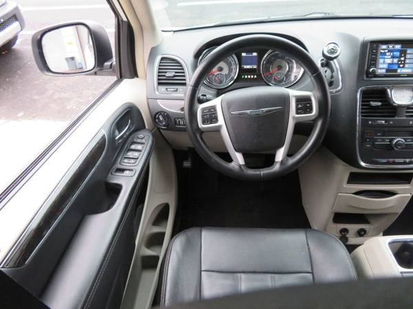 2016 Chrysler Town & Country Touring Minivan Runs & Looks Great! for sale in Brooklyn, NY – photo 12