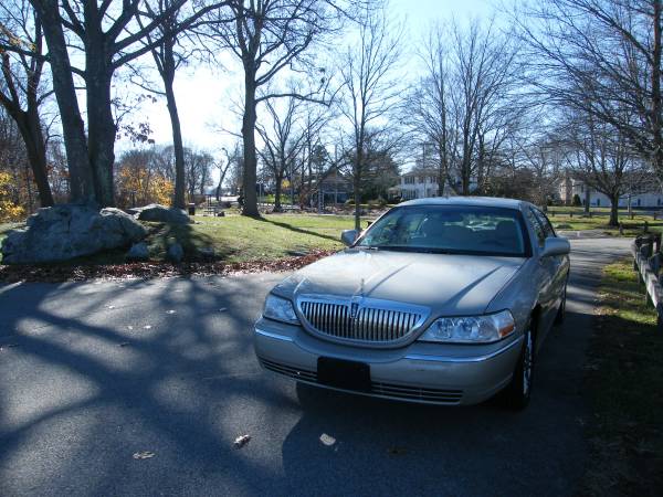 2006 Lincoln Town Car Signature Limited Leather Must Be Seen... for sale in East Providence, RI – photo 5