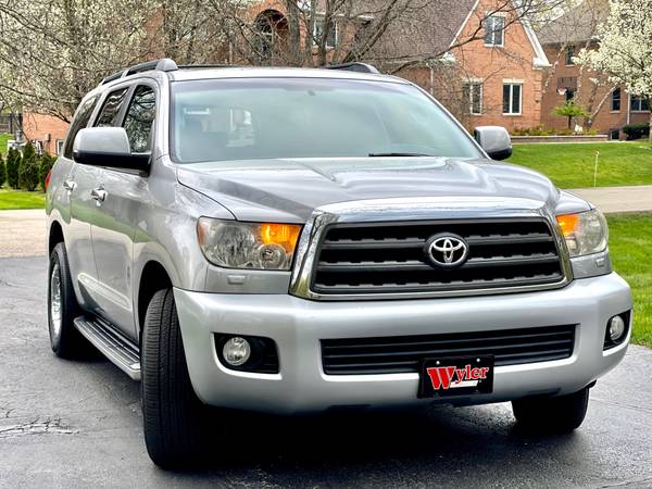 2008 Toyota Sequoia SR5 4x4 Extra clean for sale in Buffalo Grove, IL – photo 3