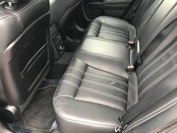 2012 Chrysler 300 S * 5.7L V8 Hemi * Heated Leather Seats * for sale in Green Bay, WI – photo 18