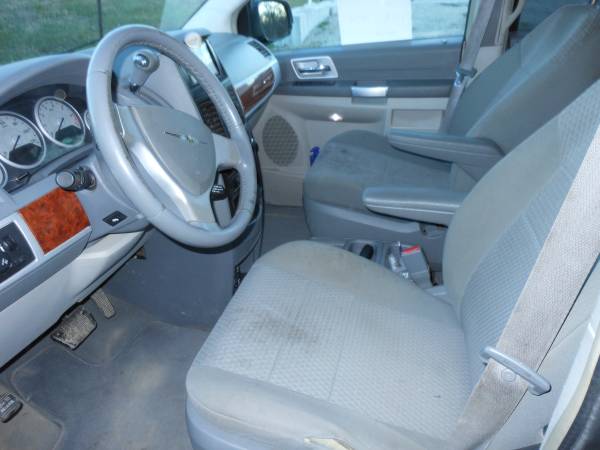 2008 Chrysler Town & Country - cars & trucks - by owner - vehicle... for sale in Warrensburg, MO – photo 11