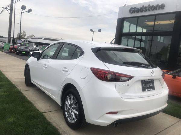 2018 Mazda Mazda3 Sport ( Easy Financing Available ) for sale in Gladstone, OR – photo 3