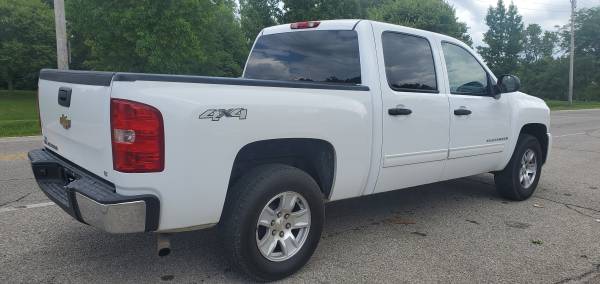 09 CHEVY SILVERADO CREW CAB 4WD- LOW MILES, V8, REAL CLEAN/ NICE... for sale in Miamisburg, OH – photo 5