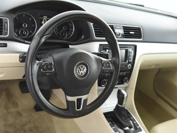 2013 VW Volkswagen Passat TDI SE Sedan 4D sedan White - FINANCE ONLINE for sale in Atlanta, GA – photo 2