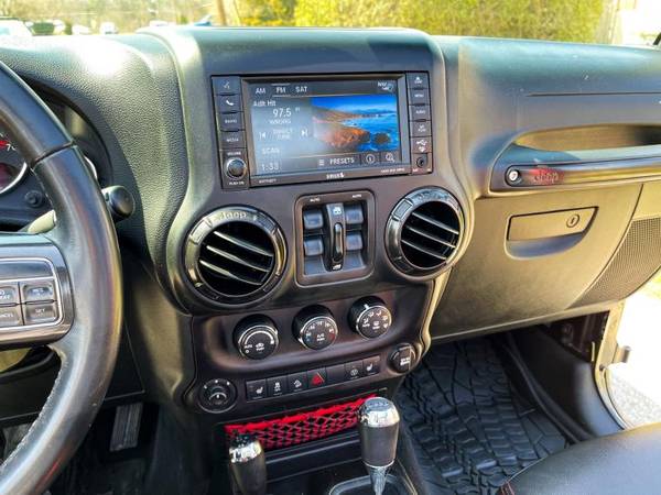 2018 Jeep Wrangler JK Unlimited Rubicon 4x4 SUV - - by for sale in Westbury , NY – photo 24