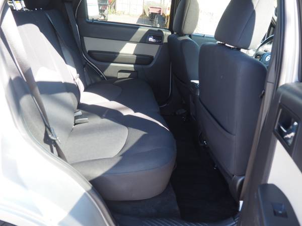 2009 Mercury Mariner 4X4 V-6 Auto Air Full Power Moonroof Only 125K for sale in Warwick, RI – photo 18