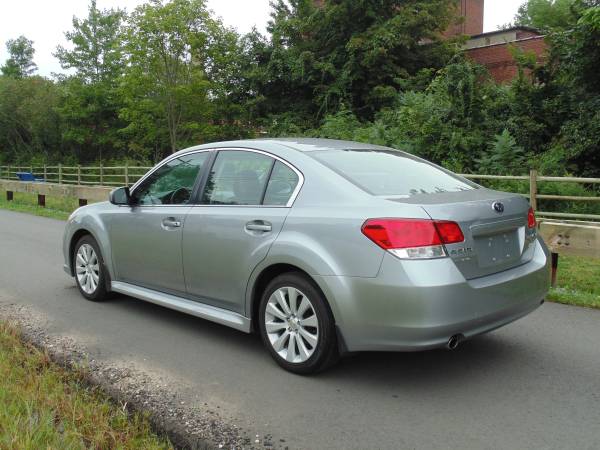 2010 Subaru Legacy LIMITED AWD - MUST SEE! 3 month warranty! for sale in Cheshire, CT – photo 14