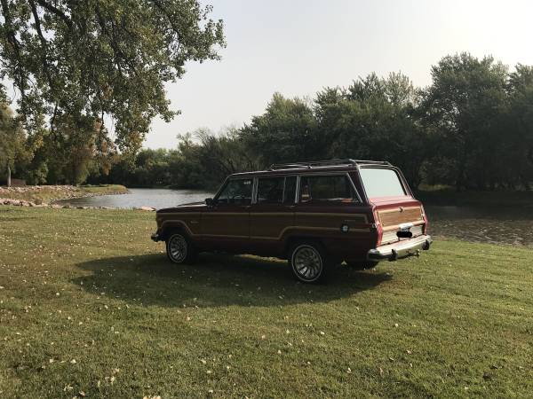 1985 Jeep Grand Waggoneer For Sale - cars & trucks - by owner -... for sale in Flandreau, SD – photo 2