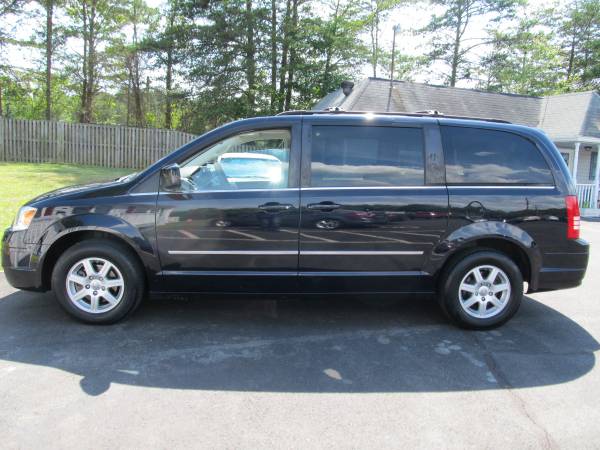 2010 CHRYSLER TOWN & COUNTRY TOURING, LEATHER, 3/5 POWER TRAIN WTY -... for sale in LOCUST GROVE, VA 22508, VA – photo 4