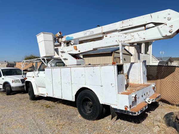 1985 Chevy Bucket Lift Truck - cars & trucks - by owner - vehicle... for sale in Sunland Park, TX – photo 2