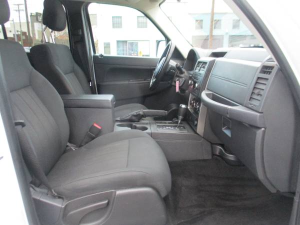 2011 Jeep Liberty Sport 4WD Hot Deal/Cold AC & Clean Title for sale in Roanoke, VA – photo 16