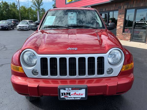 2007 Jeep Liberty Sport 4WD - 73,000 miles - Sunroof - Clean! for sale in Oak Forest, IL – photo 2