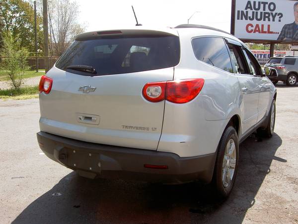 2011 CHEVROLET TREVERSE - - by dealer - vehicle for sale in Detroit, MI – photo 5