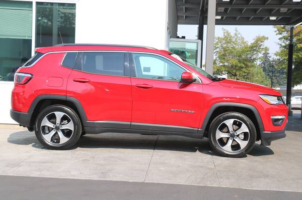 2017 Jeep New Compass Latitude 4WD - only 13,969 miles | Apple... for sale in Eugene, OR – photo 4