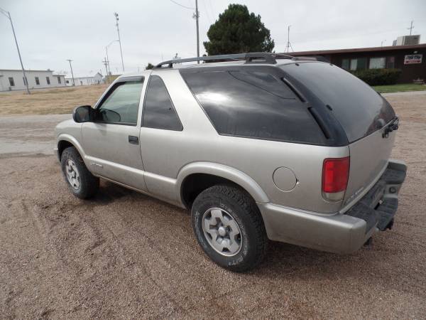 2005 Chevy S-10 Blazer 2Dr - cars & trucks - by dealer - vehicle... for sale in Holdrege, NE – photo 4