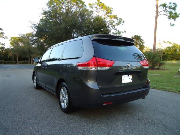 TOYOTA SIENNA LE 2013 ^ RELIABLE FAMILY VAN - cars & trucks - by... for sale in Bonita Springs, FL – photo 7