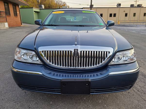 2005 Lincoln Town Car Signature Limited WARRANTY AVAILABLE - cars &... for sale in HARRISBURG, PA – photo 8