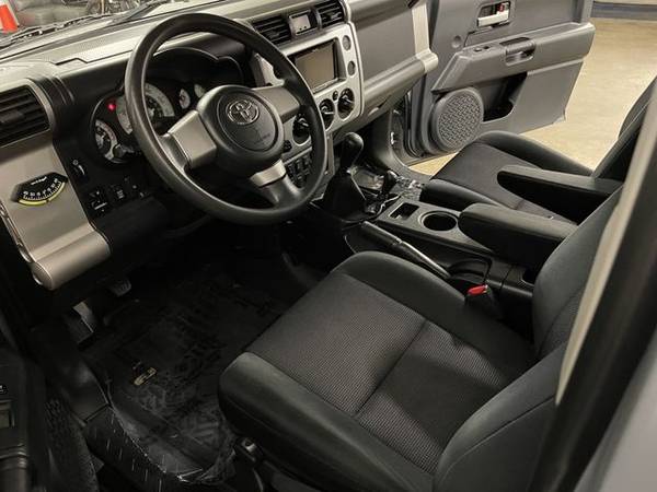 2008 Toyota FJ Cruiser 6 SPEED MANUAL LOW MILES for sale in Portland, OR – photo 11