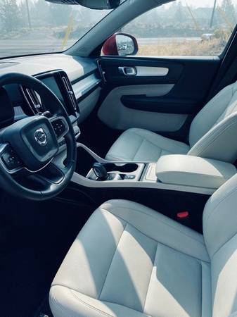 2019 Volvo XC40 Momentum SUV - cars & trucks - by dealer - vehicle... for sale in Bend, OR – photo 7