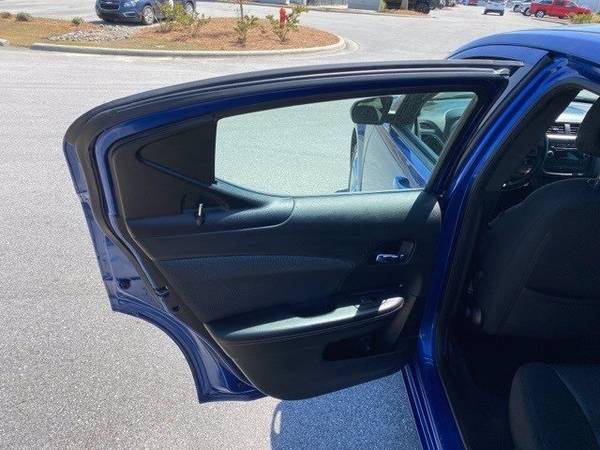 2014 Dodge Avenger SE sedan Blue - - by dealer for sale in Goldsboro, NC – photo 16