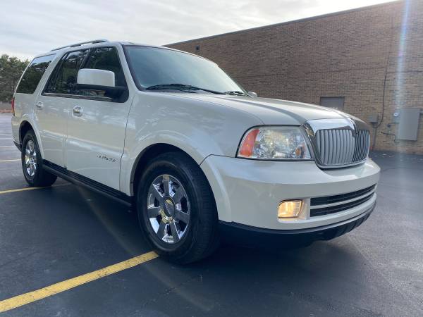 2006 Lincoln Navigator 4WD - cars & trucks - by owner - vehicle... for sale in Warren, MI – photo 2