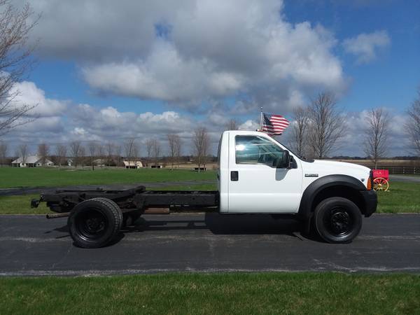 2005 Ford F450 XL Super Duty Cab and Chassis 42k Mi V10 Gas for sale in Gilberts, IL – photo 2