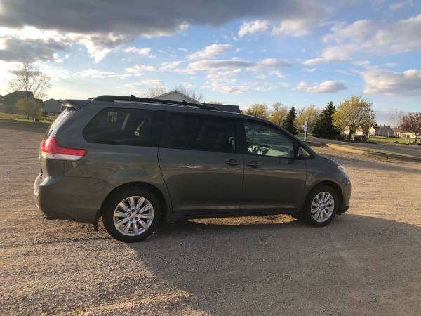 2014 Toyota Sienna XLE AWD for sale in Other, IL – photo 4