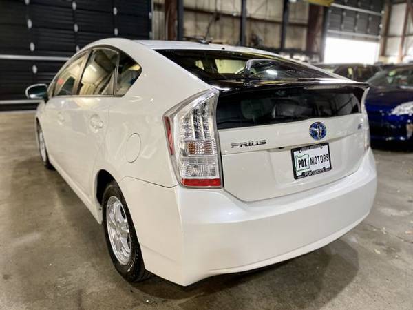 2010 Toyota Prius IV Hatchback 4D FWD/ SERVICED! - cars & trucks -... for sale in Portland, OR – photo 6