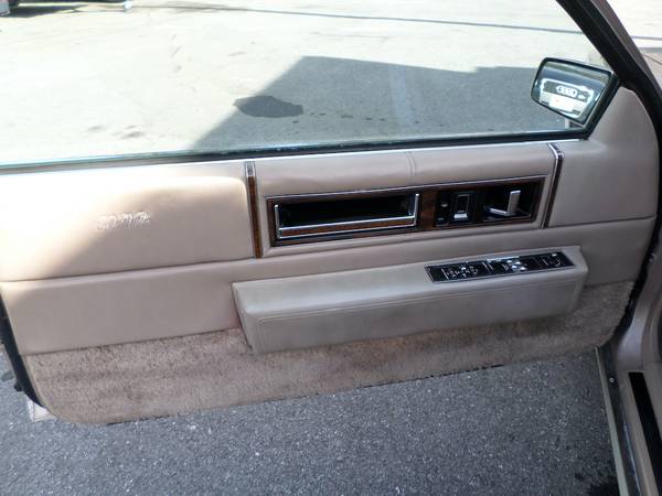 1990 CADILLAC DeVille 4 5L In excellent condition for sale in Stewartsville, PA – photo 10