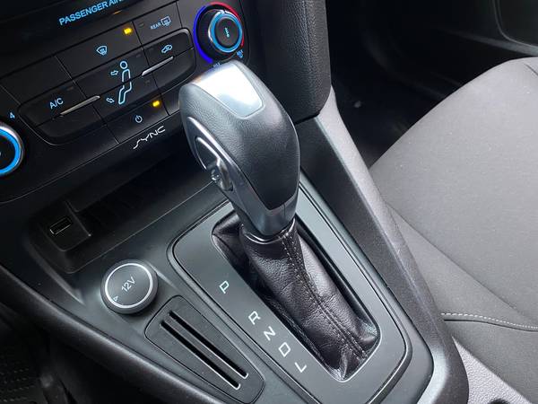 2015 Ford Focus SE Hatchback 4D hatchback Gray - FINANCE ONLINE -... for sale in Cambridge, MA – photo 22